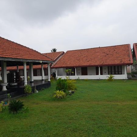 Blu Marine Nilaveli Hotel Trincomalee Ngoại thất bức ảnh