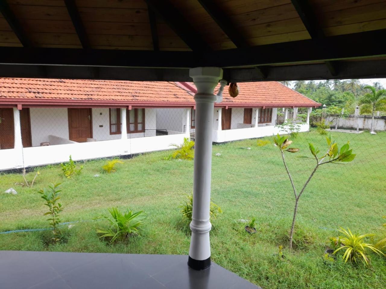 Blu Marine Nilaveli Hotel Trincomalee Ngoại thất bức ảnh