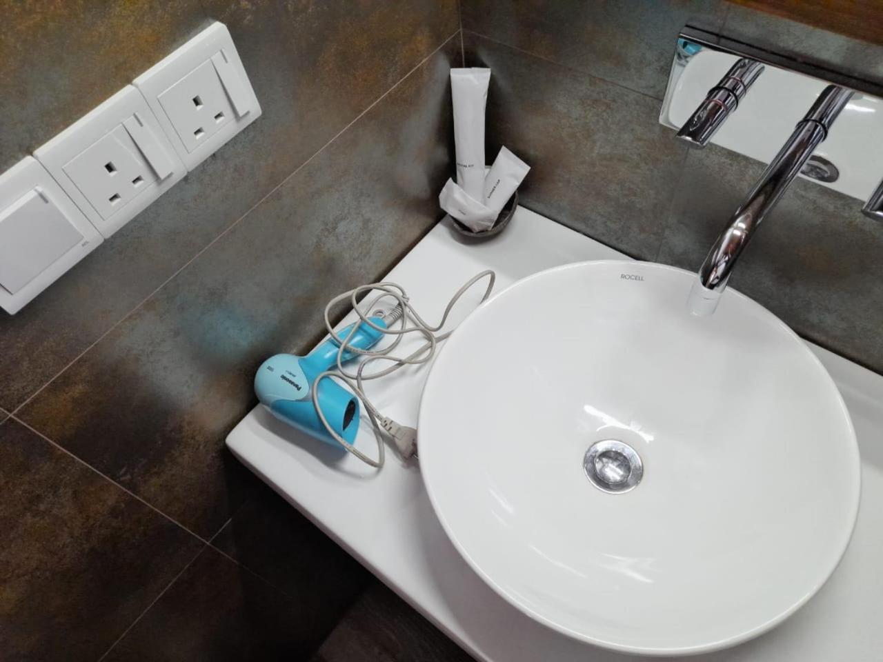 Blu Marine Nilaveli Hotel Trincomalee Ngoại thất bức ảnh